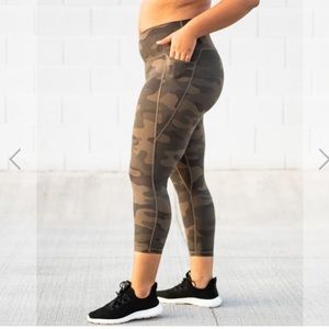 Senita Shakti Capris